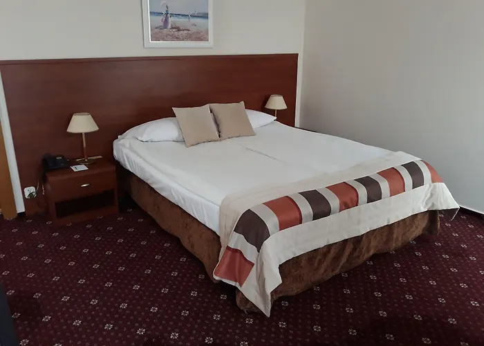 格罗马达华沙中心酒店 3*