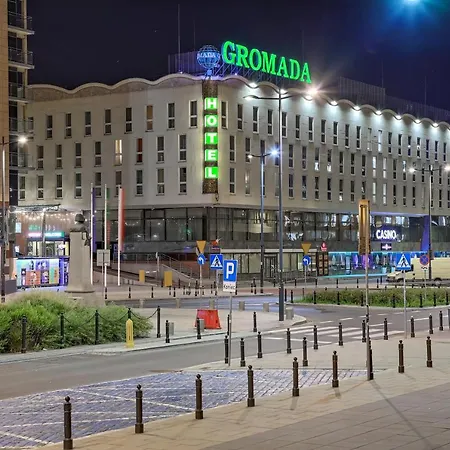 Gromada Centrum 3*