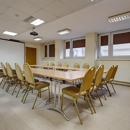 Hotel Gromada Centrum 3*